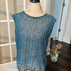 Two by Vince Camuto Teal and Black Sleeveless Printed Blouse